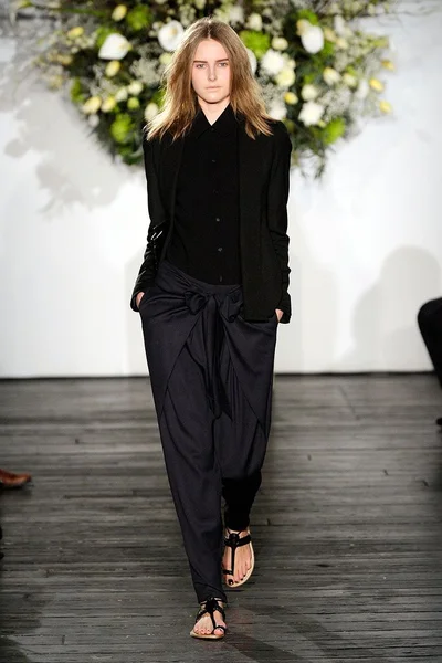 Look 13